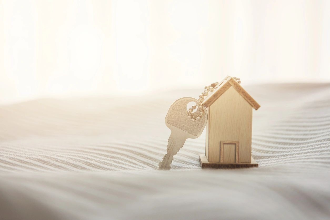 House architecture key chain with key
